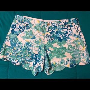 Lilly Pulitzer Scallop Shorts Size 16